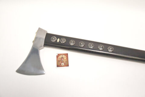 Zbojnícka valaška pastierska oceľová, zdobenie: kované ozdoby, farba: čierna + Kožené puzdro na čepeľ