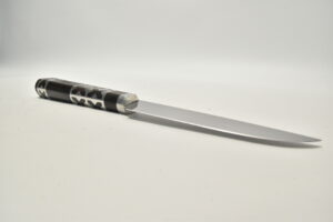 Tradičný nôž stredný, dĺžka čepele: 12cm, farba: čierna + kožené puzdro – Obrázok 5