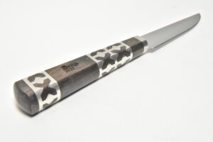 Tradičný nôž stredný, dĺžka čepele: 12cm, farba: čierna + kožené puzdro – Obrázok 3