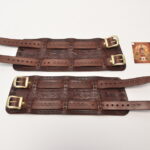 Dvojprackový zápästník, zdobenie: ražba, farba: hnedá